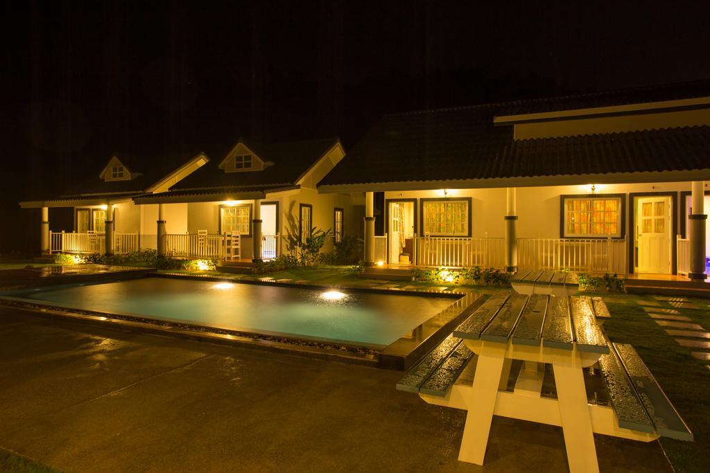 Suksompong Resort Khao Lak Exterior photo