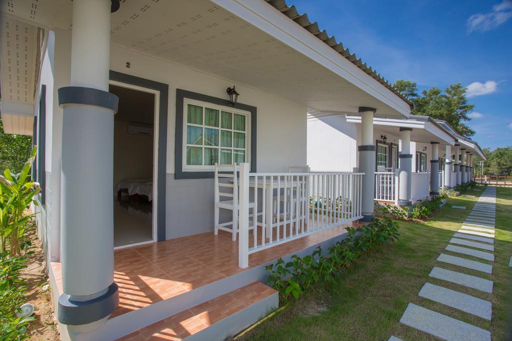 Suksompong Resort Khao Lak Exterior photo